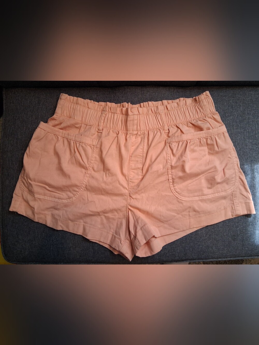 American Eagle Outfitters Peach High-Waist Elastic Shorts